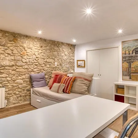 Old Side One 아파트