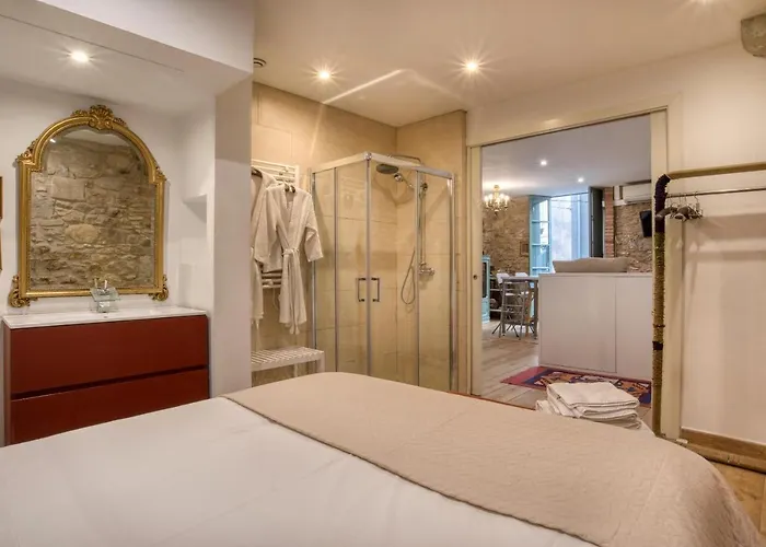 Old Side One Apartment *